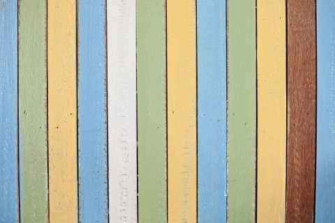 This image has an empty alt attribute; its file name is ทาสีไม้เทียม-ใช้สีอะไรดี3.jpg